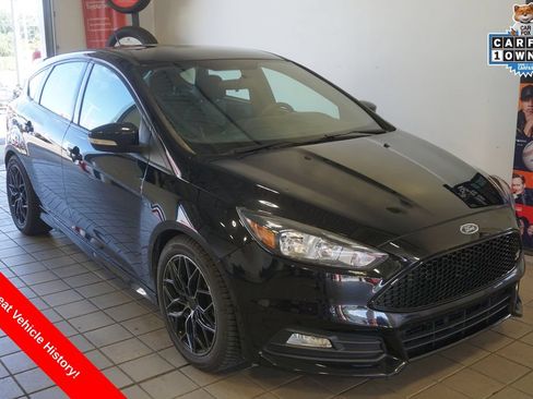 Used 2018 Ford Focus ST FWD image 1