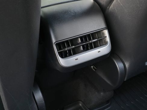 Used 2023 Tesla Model Y Long Range image 33