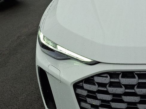 Certified 2025 Audi Q5 2.0T Premium Plus w/ Premium Plus image 9