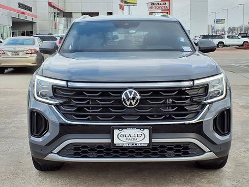 Used 2024 Volkswagen Atlas Cross Sport SE image 3