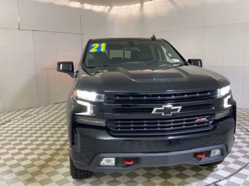 Used 2021 Chevrolet Silverado 1500 LT Trail Boss w/ Convenience Package II AWD/4WD image 3