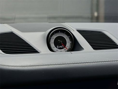 Used 2022 Porsche Cayenne Turbo image 21