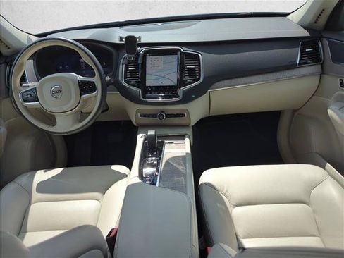 Used 2024 Volvo XC90 B5 Plus AWD/4WD image 18