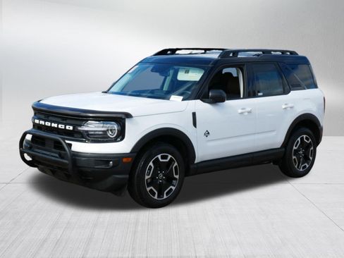 Used 2024 Ford Bronco Sport Outer Banks w/ Tech Package image 3