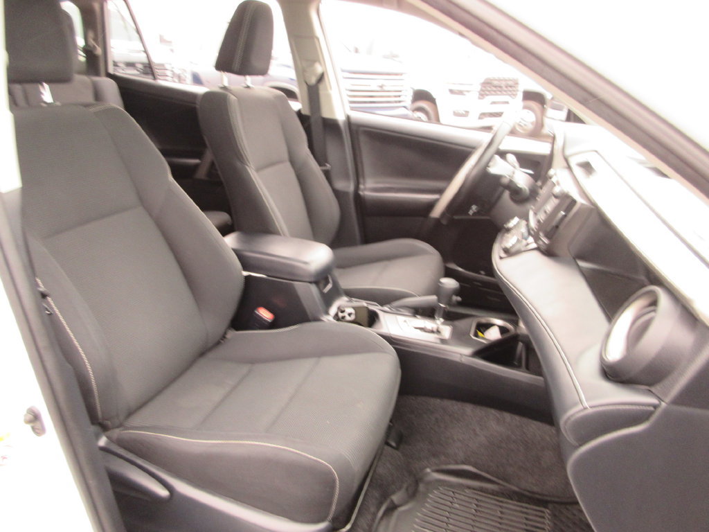 Used 2018 Toyota RAV4 XLE w/ Plus Extra Value Package FWD image 21