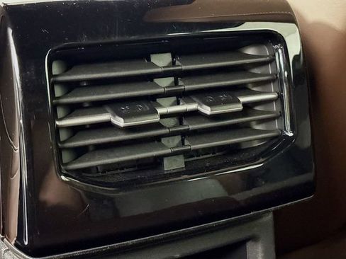 Used 2023 Volkswagen ID.4 Pro image 26