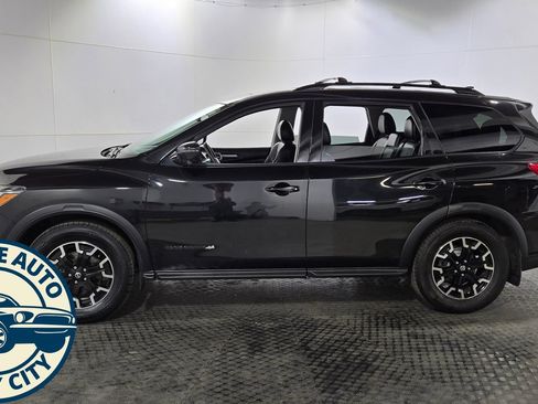 Used 2019 Nissan Pathfinder SL AWD/4WD image 4