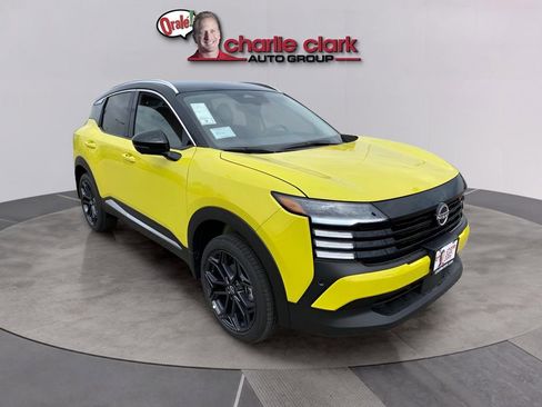 New 2026 Nissan Kicks SR FWD image 8