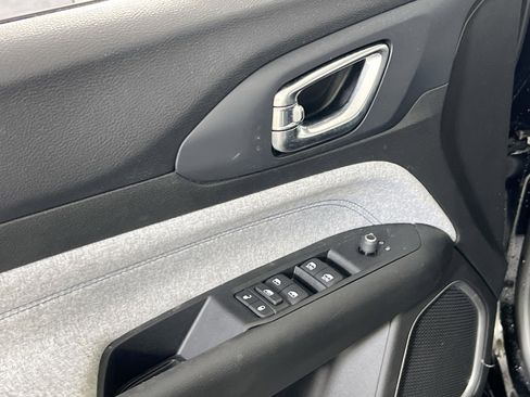 Used 2022 Jeep Compass Latitude image 17