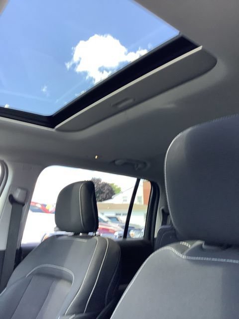 Used 2023 Jeep Grand Cherokee L Laredo w/ Luxury Tech Group I AWD/4WD image 15
