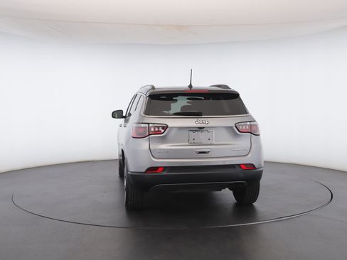 Certified 2019 Jeep Compass Limited w/ Safety & Security Group image 24