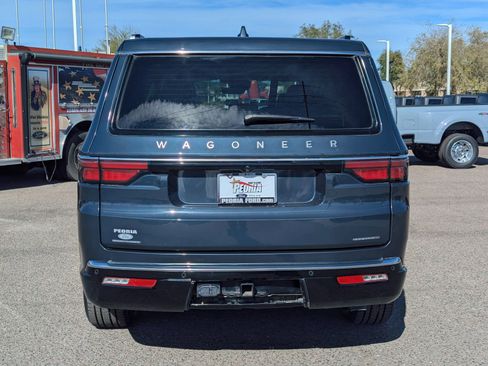 Used 2023 Jeep Wagoneer Series III w/ Preferred Equipment Group image 5