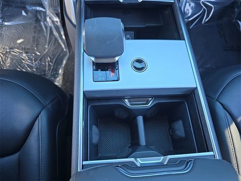 Certified 2024 Land Rover Range Rover Long Wheelbase Autobiography image 26