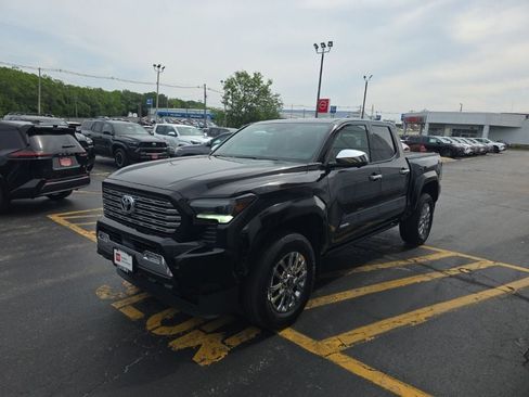 Certified 2025 Toyota Tacoma Limited w/ Tow Tech Package AWD/4WD image 9