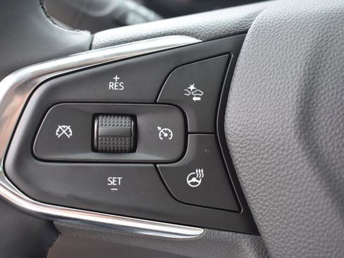 New 2026 Chevrolet Trax LT w/ Sunroof Package image 20