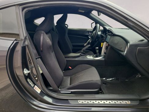 Used 2017 Toyota 86 RWD image 22