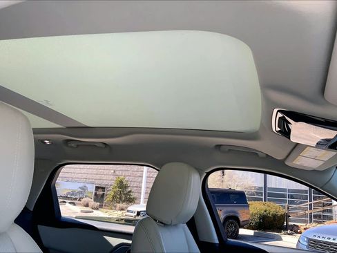 Used 2020 Land Rover Range Rover Velar R-Dynamic S image 13