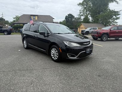 Used 2018 Chrysler Pacifica Touring-L