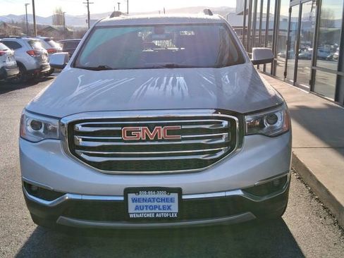 Used 2018 GMC Acadia SLT image 3