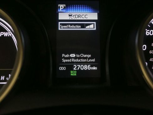 Used 2024 Toyota Camry LE FWD image 38