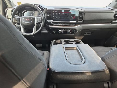 Used 2024 GMC Sierra 1500 Elevation AWD/4WD image 3