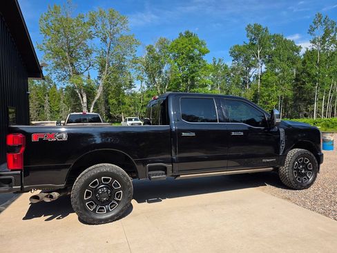 Used 2023 Ford F250 Platinum AWD/4WD image 7