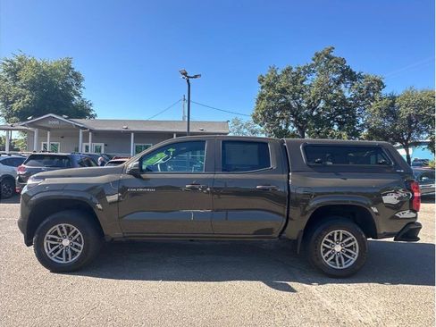 Used 2023 Chevrolet Colorado LT w/ LT Convenience Package AWD/4WD image 4