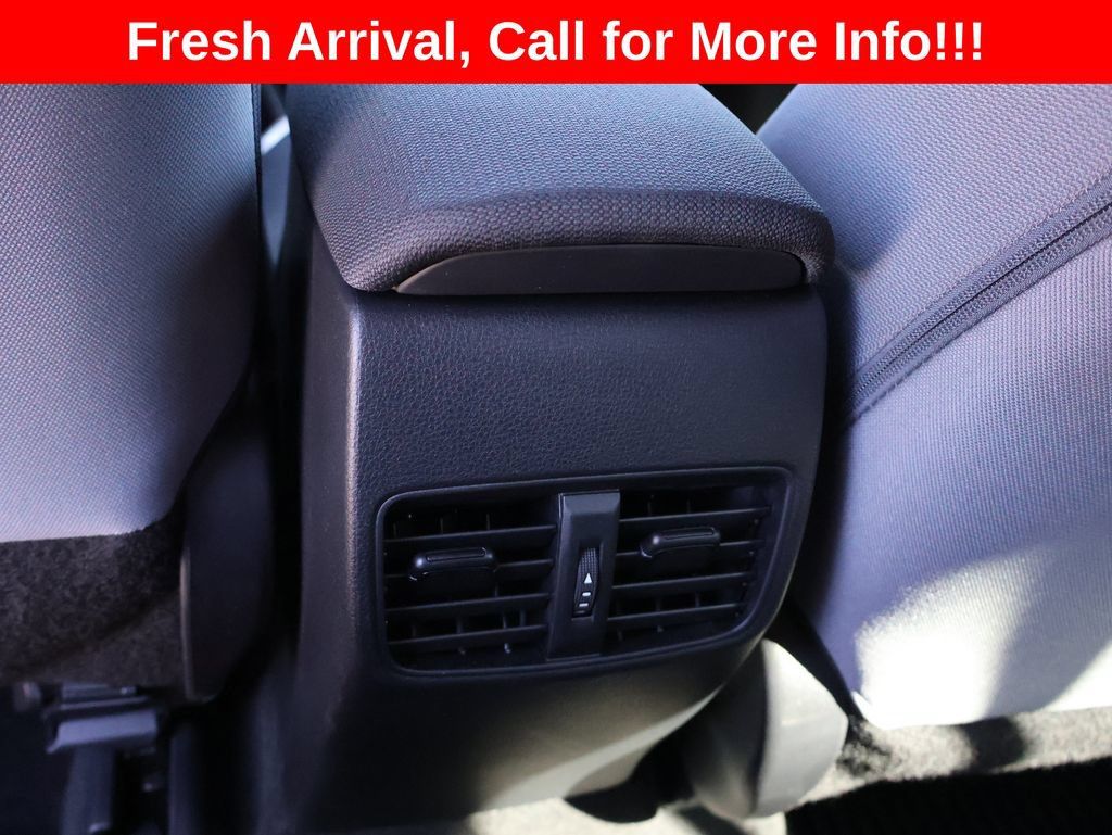 Used 2024 Toyota Corolla Cross AWD Hybrid image 10