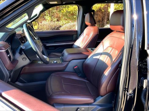 Used 2024 Ford Expedition Max Limited image 7