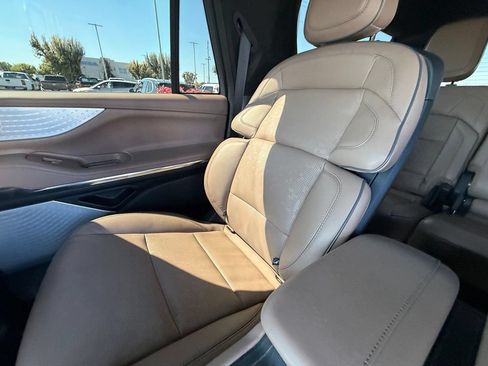 Used 2025 Lincoln Navigator L Black Label AWD/4WD image 28