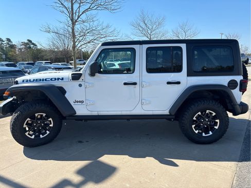 Used 2024 Jeep Wrangler Unlimited Rubicon 4xe w/ Capability Package AWD/4WD image 5
