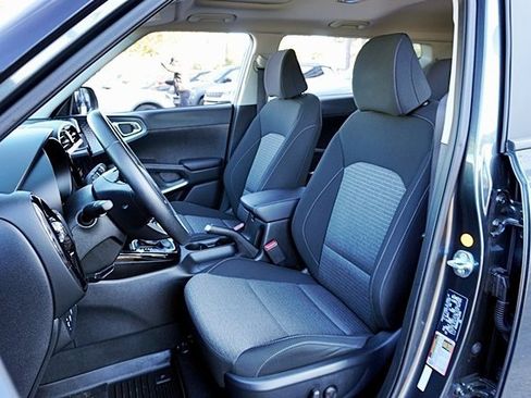 Used 2023 Kia Soul EX image 15