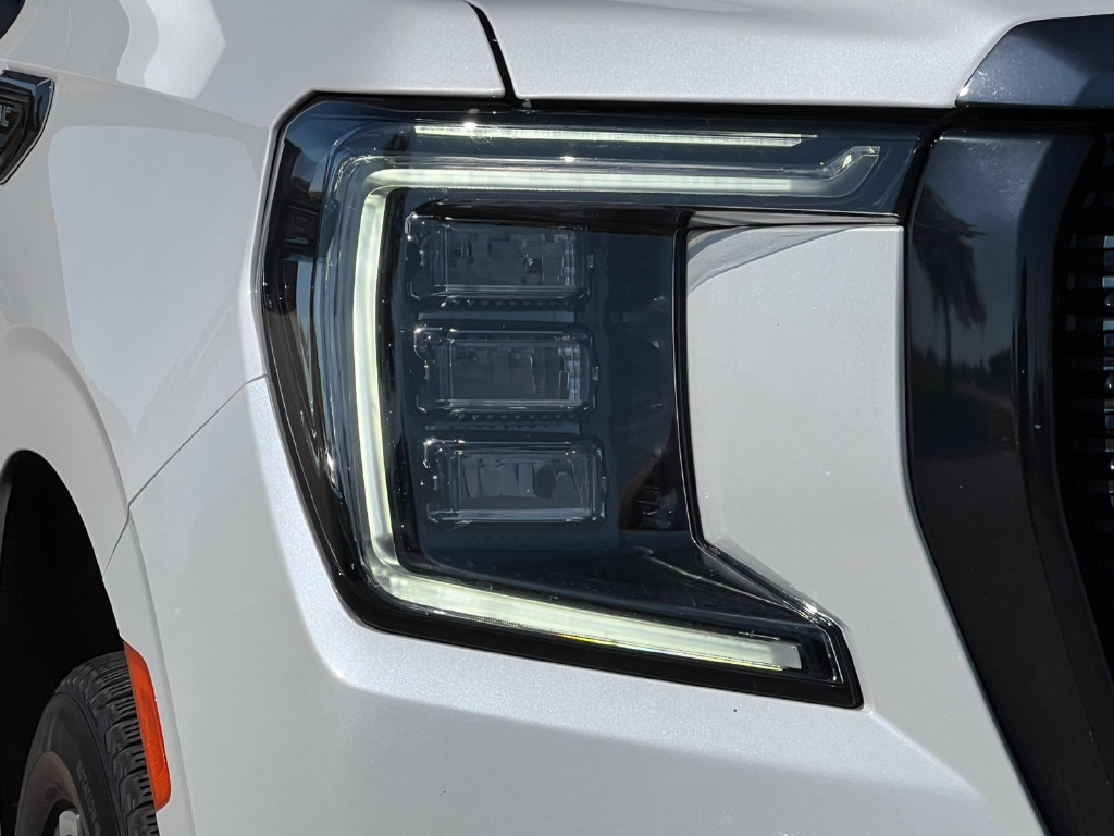 Used 2023 GMC Yukon XL Denali Ultimate AWD/4WD image 48