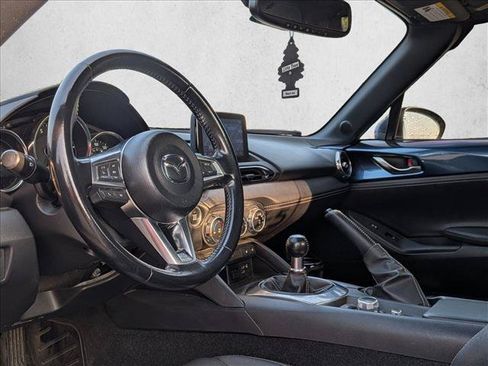 Used 2020 MAZDA MX-5 Miata RF Grand Touring RWD image 9