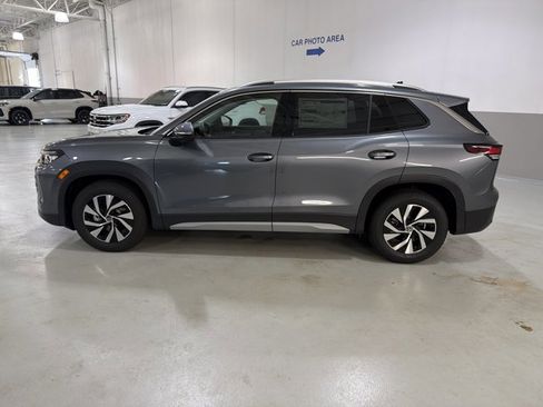 New 2026 Volkswagen Tiguan S FWD image 5