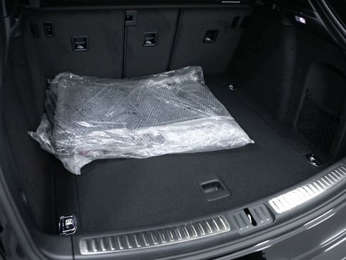 New 2026 Porsche Macan AWD/4WD image 39