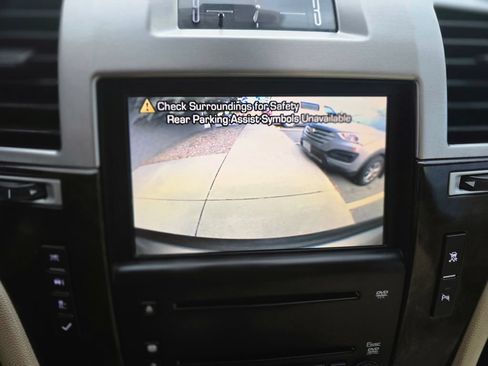 Used 2007 Cadillac Escalade AWD w/ Information Package image 21