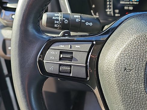 Used 2023 Honda Pilot Elite image 25