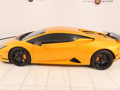 Used 2023 Lamborghini Huracan Tecnica image 36