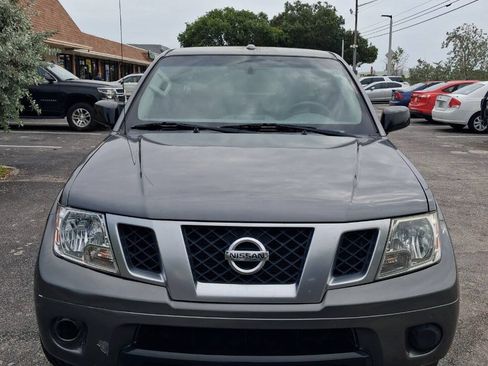 Used 2018 Nissan Frontier SV RWD image 3