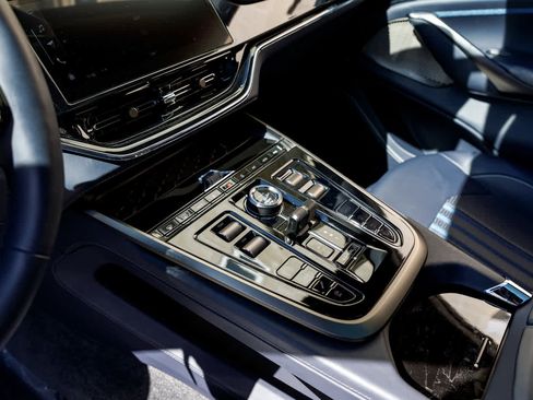 Used 2025 Aston Martin DBX 707 image 48