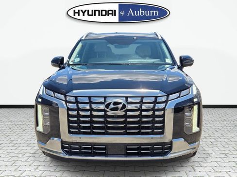 Certified 2025 Hyundai Palisade Calligraphy FWD image 13
