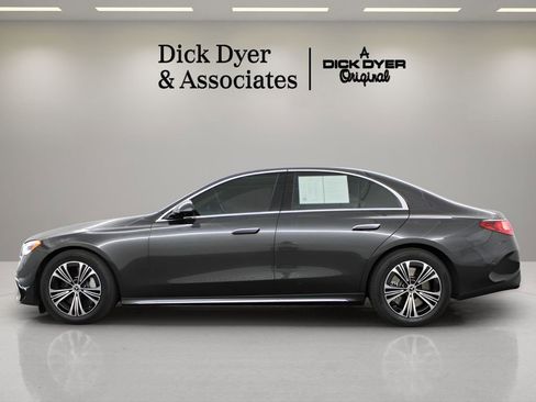 Used 2025 Mercedes-Benz E 450 4MATIC Sedan image 5