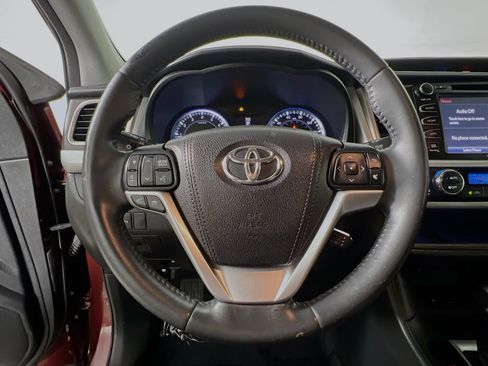 Used 2016 Toyota Highlander Limited FWD image 18