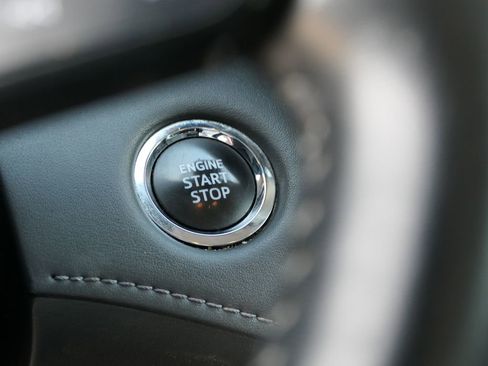 Used 2023 Toyota Highlander XSE image 16