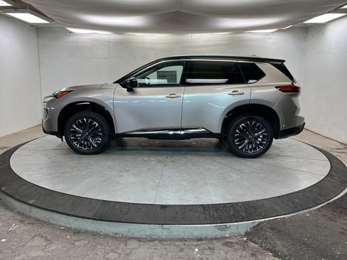 New 2026 Nissan Rogue Platinum w/ Platinum Premium Package image 2