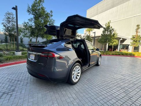 Used 2019 Tesla Model X 100D AWD/4WD image 4