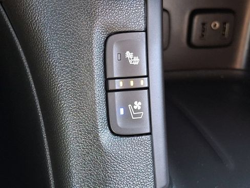 Used 2018 GMC Acadia Denali w/ Technology Package AWD/4WD image 25