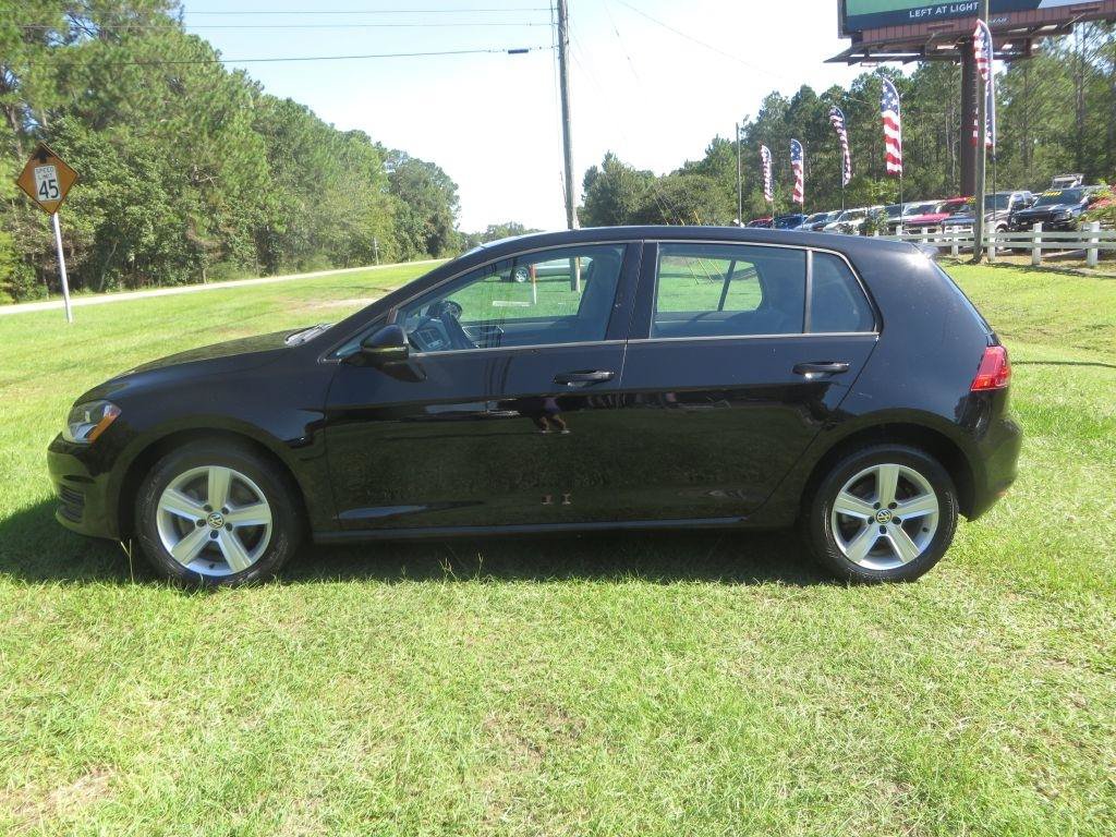 Used 2017 Volkswagen Golf S FWD image 1