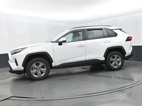Used 2024 Toyota RAV4 XLE FWD image 5